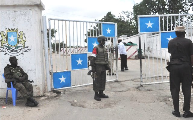 ciidamo shisheeye oo ilaala ka haya Villa Somalia